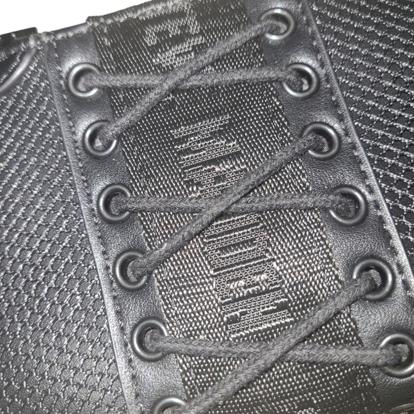 💕HP💕NWT Steve Madden Clutch/Wrislet💕 - Picture 3 of 9